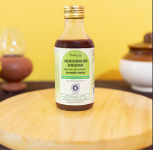 Load image into Gallery viewer, Arya Vaidya Sala Kottakkal Aragvadhadi Kashayam