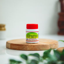 Load image into Gallery viewer, Arya Vaidya Sala Kottakkal Prabhakaravati 125 mg Capsule