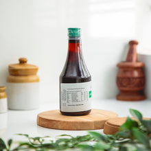 Load image into Gallery viewer, Arya Vaidya Sala Kottakkal Mensokot Syrup
