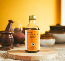 Load image into Gallery viewer, Arya Vaidya Sala Kottakkal Eladi Kera Tailam
